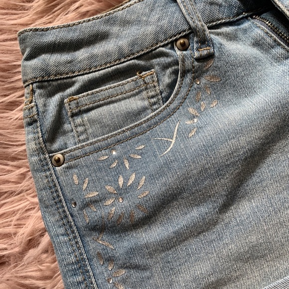 Cute Jean Shorts - Picture 3 of 6